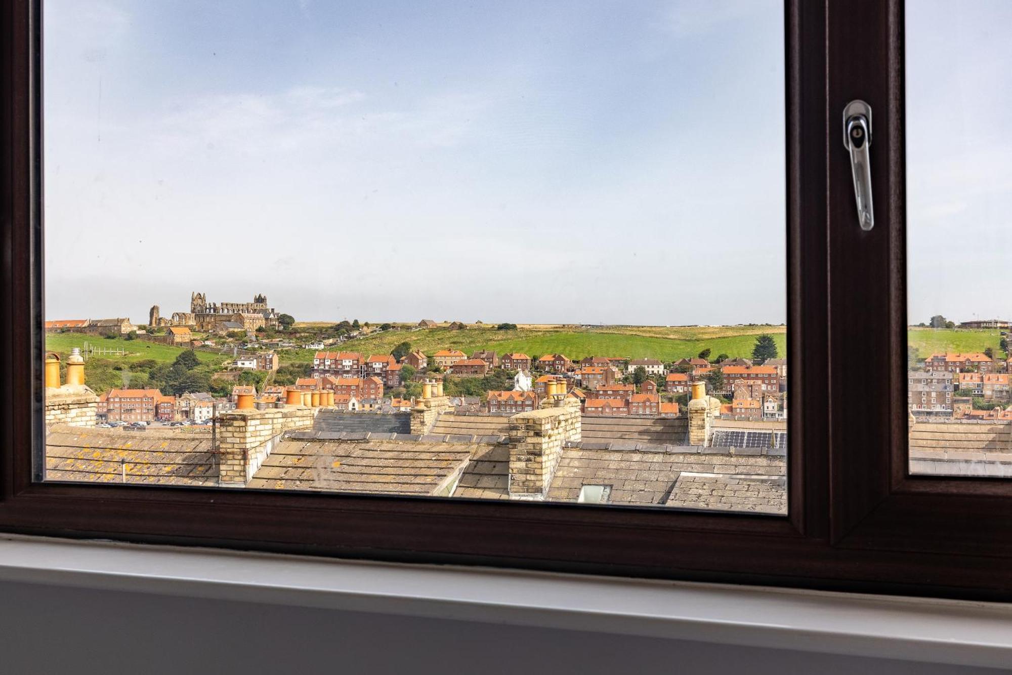 Rovers' Retreat Whitby George Street Bagian luar foto